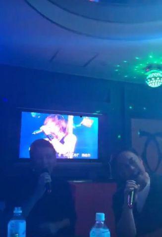 明星唱谢霆锋歌视频,明星翻唱引发热潮